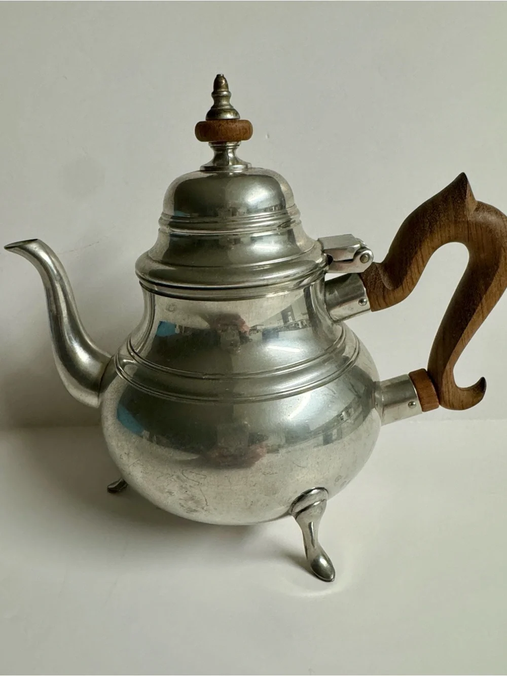 1960s Williamsburg Restoration Pewter Teapot by Kirk Stieff with Wood Handle